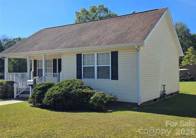Photo 3 of Single family home for sale at 218 Center St, Chester, SC 29706 | MLS# 4432536 | Listing updated on 2026-10-08