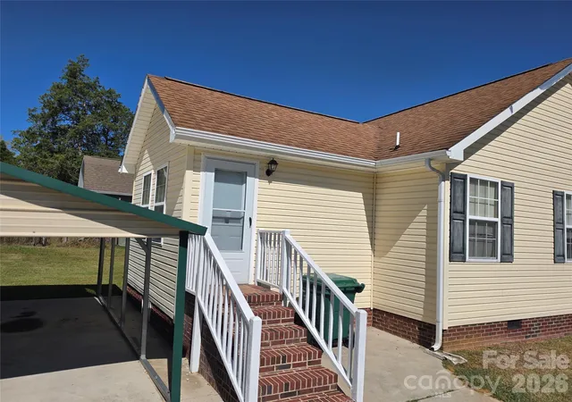 Photo 3 of Single family home for sale at 218 Center St, Chester, SC 29706 | MLS# 4432536 | Listing updated on 2026-10-08