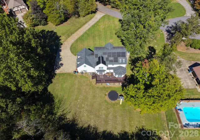 Photo 2 of Single family home for sale at 316 La Foret Dr, Morganton, NC 28655 | MLS# 4432541 | Listing updated on 2026-10-09