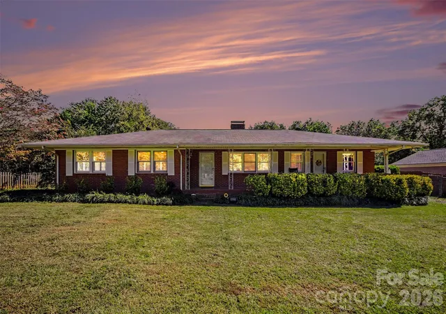 Photo 1 of Single family home for sale at 1620 Forest Lake Dr, Rock Hill, SC 29732 | MLS# 4432565 | Listing updated on 2026-10-27