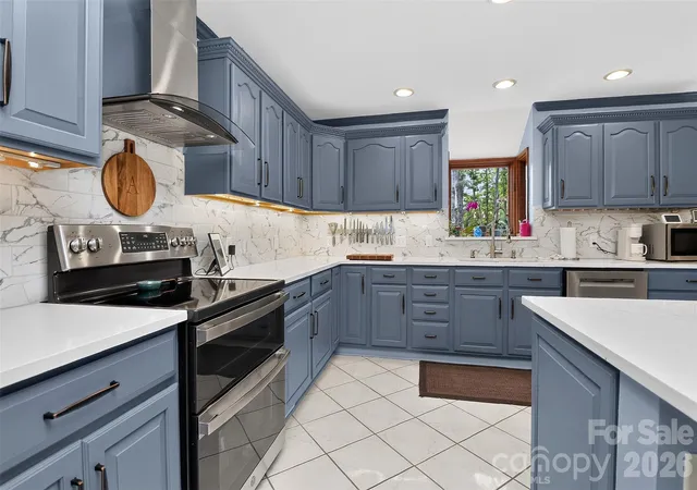 Photo 1 of Single family home for sale at 525 Shoreline Dr, Lancaster, SC 29720 | MLS# 4432574 | Listing updated on 2026-10-09