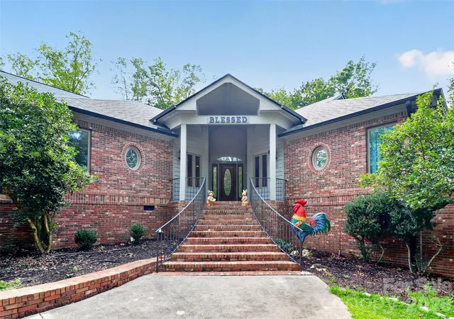 Photo 2 of Single family home for sale at 525 Shoreline Dr, Lancaster, SC 29720 | MLS# 4432574 | Listing updated on 2026-10-09