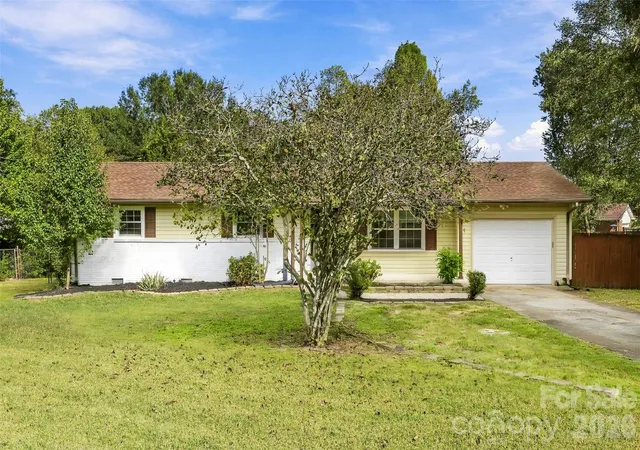 Photo 2 of Single family home for sale at 125 Longfield Dr, Mooresville, NC 28115 | MLS# 4432575 | Listing updated on 2026-10-09