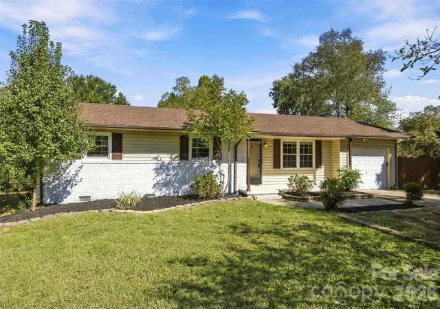 Photo 3 of Single family home for sale at 125 Longfield Dr, Mooresville, NC 28115 | MLS# 4432575 | Listing updated on 2026-10-09