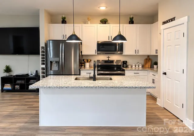 Photo 3 of Single family home for sale at 1346 39th Street Cir SW, Hickory, NC 28602 | MLS# 4432578 | Listing updated on 2026-10-11