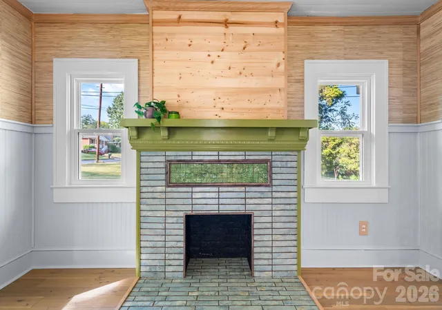 Photo 4 of Single family home for sale at 411 4th Street SE, Hickory, NC 28602 | MLS# 4432588 | Listing updated on 2026-10-09
