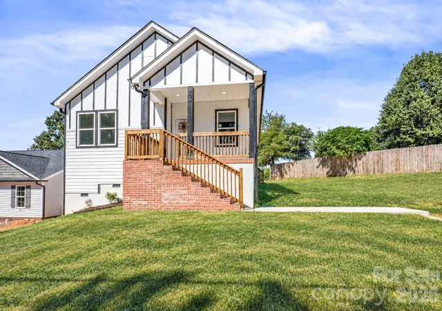 Photo 2 of Single family home for sale at 804 Evergreen Ave, Kannapolis, NC 28081 | MLS# 4432600 | Listing updated on 2026-10-09
