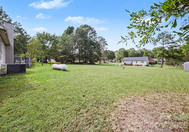 Photo 27 of Single family home for sale at 325 Briarcliff Rd, Grover, NC 28073 | MLS# 4432603 | Listing updated on 2026-10-09