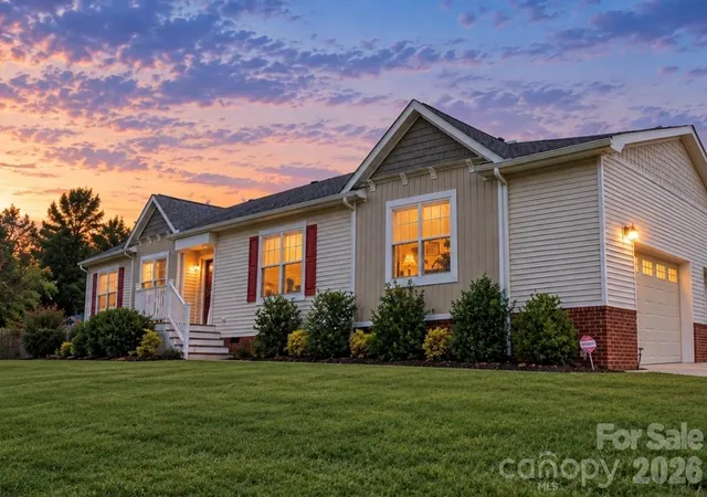 Single family home for sale at 224 Pete Luther Rd, Candler, NC 28715 | MLS# 4432613