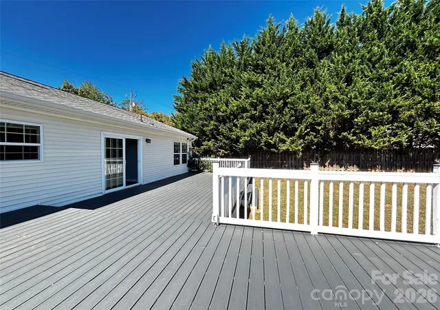 Photo 3 of Single family home for sale at 224 Pete Luther Rd, Candler, NC 28715 | MLS# 4432613 | Listing updated on 2026-10-08