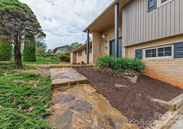Photo 3 of Single family home for sale at 1824 Chrosaro Pl, Lenoir, NC 28645 | MLS# 4432615 | Listing updated on 2026-10-09