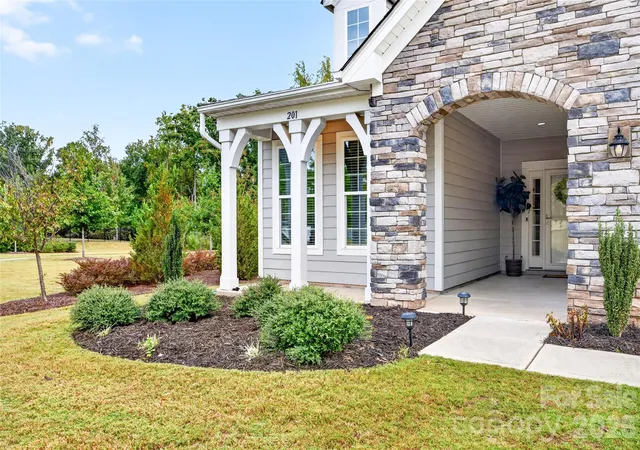 Photo 1 of Single family home for sale at 201 Picasso Ln, Mount Holly, NC 28120 | MLS# 4432622 | Listing updated on 2026-10-10