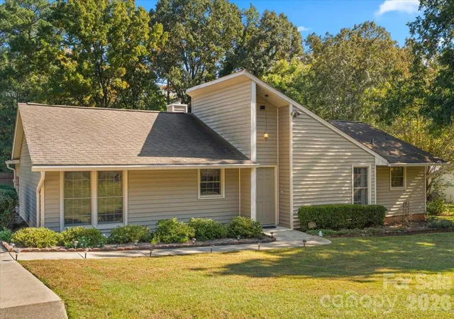 Photo 2 of Single family home for sale at 838 Silver Fox Dr, Concord, NC 28025 | MLS# 4432624 | Listing updated on 2026-10-29