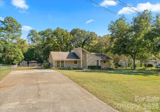 Photo 3 of Single family home for sale at 838 Silver Fox Dr, Concord, NC 28025 | MLS# 4432624 | Listing updated on 2026-10-29