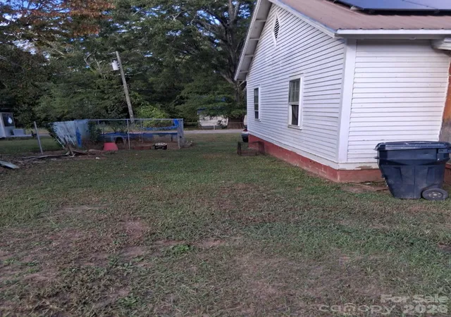 Photo 4 of Single family home for sale at 917 Osborne Ave, Anderson, SC 29621 | MLS# 4432629 | Listing updated on 2026-10-09