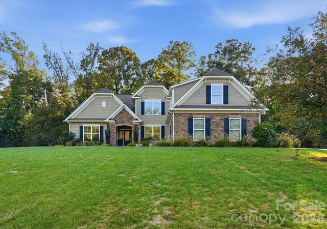 Photo 1 of Single family home for sale at 4157 Nottaway Pl Dr, Matthews, NC 28105 | MLS# 4432639 | Listing updated on 2026-10-21