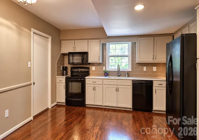 Photo 1 of Single family home for sale at 1225 E Barden Rd, Charlotte, NC 28226 | MLS# 4432640 | Listing updated on 2026-10-08