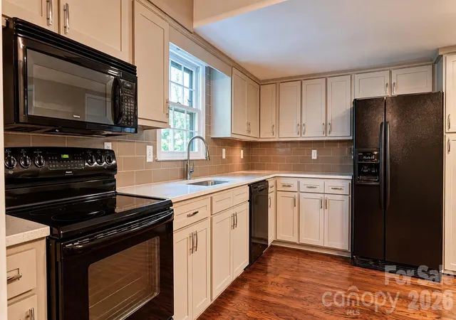 Photo 2 of Single family home for sale at 1225 E Barden Rd, Charlotte, NC 28226 | MLS# 4432640 | Listing updated on 2026-10-08