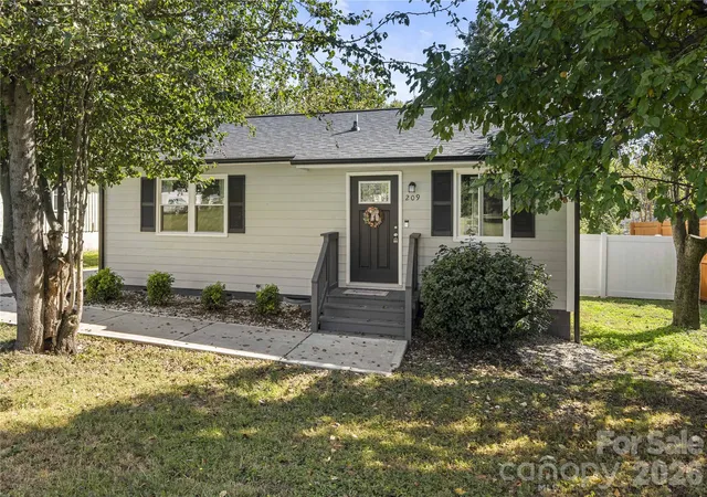 Photo 1 of Single family home for sale at 209 Rhyne St, Stanley, NC 28164 | MLS# 4432643 | Listing updated on 2026-10-08