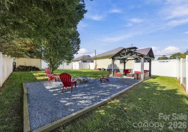 Photo 1 of Single family home for sale at 1501 Perfection Ave, Belmont, NC 28012 | MLS# 4432644 | Listing updated on 2026-10-10