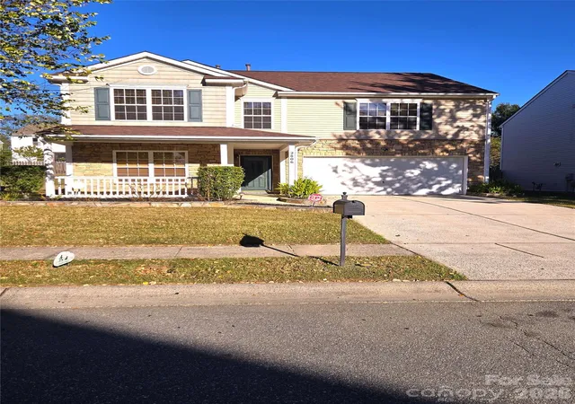 Photo 1 of Single family home for sale at 2806 Buckleigh Dr, Charlotte, NC 28215 | MLS# 4432645 | Listing updated on 2026-10-30