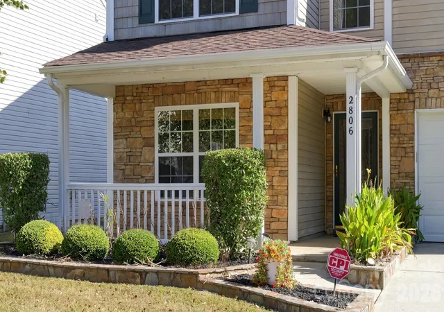 Photo 2 of Single family home for sale at 2806 Buckleigh Dr, Charlotte, NC 28215 | MLS# 4432645 | Listing updated on 2026-10-30