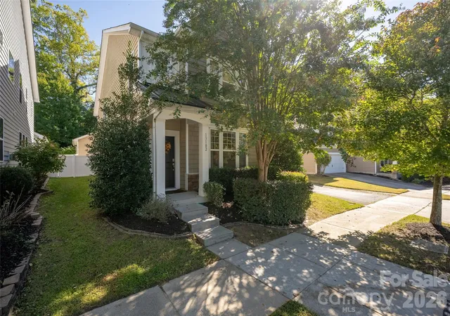 Photo 1 of Single family home for sale at 13102 Heath Grv Dr, Huntersville, NC 28078 | MLS# 4432649 | Listing updated on 2026-10-10