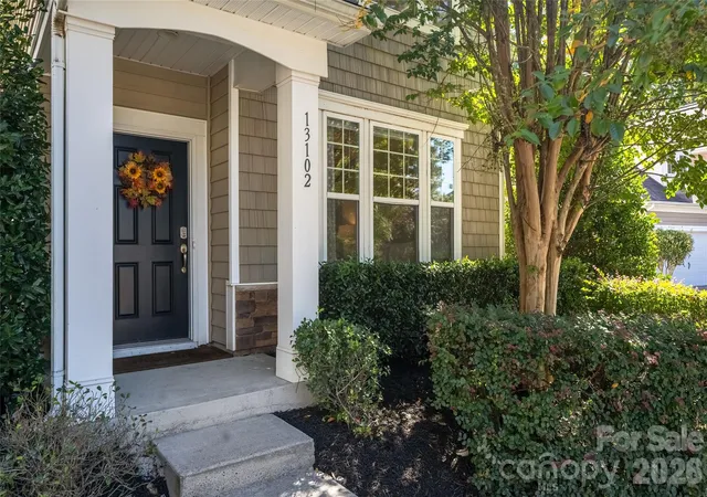 Photo 3 of Single family home for sale at 13102 Heath Grv Dr, Huntersville, NC 28078 | MLS# 4432649 | Listing updated on 2026-10-10