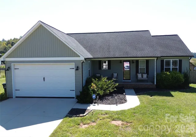 Photo 2 of Single family home for sale at 3923 Ritchie Rd, Lincolnton, NC 28092 | MLS# 4432650 | Listing updated on 2026-10-08