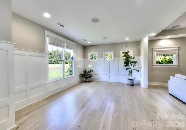 Photo 3 of Single family home for sale at 8833 Kerns Meadow Ln, Huntersville, NC 28078 | MLS# 4432652 | Listing updated on 2026-10-26