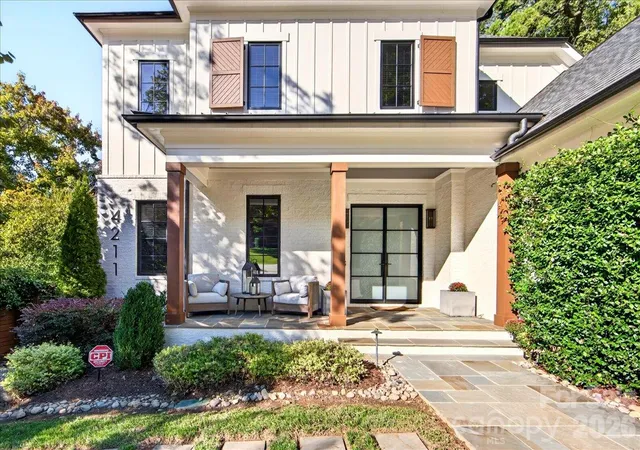 Photo 1 of Single family home for sale at 4211 Tangle Dr, Charlotte, NC 28211 | MLS# 4432661 | Listing updated on 2026-10-27