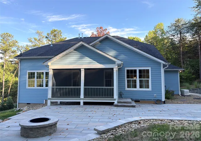 Photo 4 of Single family home for sale at 4237 Is Fox Ln, Denver, NC 28037 | MLS# 4432669 | Listing updated on 2026-10-08