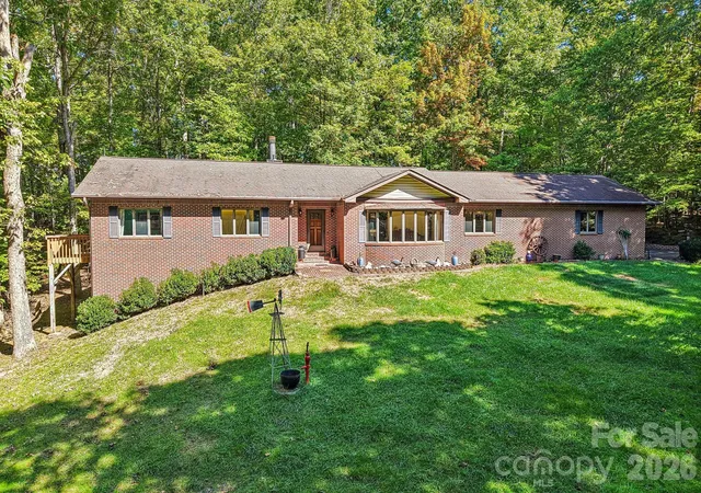 Single family home for sale at 198 Woods End Dr, Hendersonville, NC 28739 | MLS# 4432670