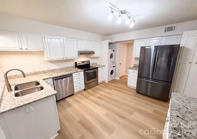 Photo 2 of Condo for sale at 7022 Quail Hl Rd, Charlotte, NC 28210 | MLS# 4432678 | Listing updated on 2026-10-08