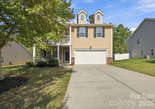 Photo 1 of Single family home for sale at 3724 Martele Dr, Charlotte, NC 28227 | MLS# 4432684 | Listing updated on 2026-10-29