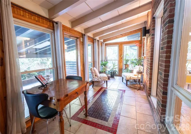 Photo 2 of Single family home for sale at 2216 Shadyview Dr, Charlotte, NC 28210 | MLS# 4432689 | Listing updated on 2026-10-08