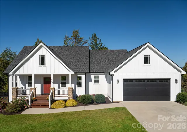 Photo 2 of Single family home for sale at 103 Hayes Ridge Ln, Mills River, NC 28759 | MLS# 4432692 | Listing updated on 2026-10-08