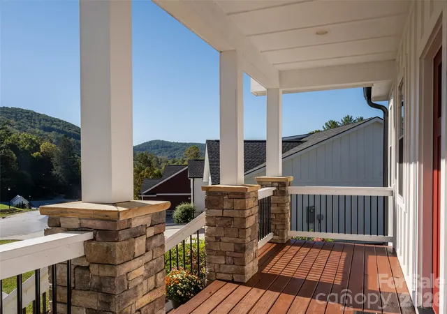 Photo 3 of Single family home for sale at 103 Hayes Ridge Ln, Mills River, NC 28759 | MLS# 4432692 | Listing updated on 2026-10-08