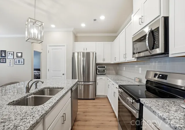 Photo 4 of Single family home for sale at 1032 Ansley Park Dr, Fort Mill, SC 29707 | MLS# 4432693 | Listing updated on 2026-10-09