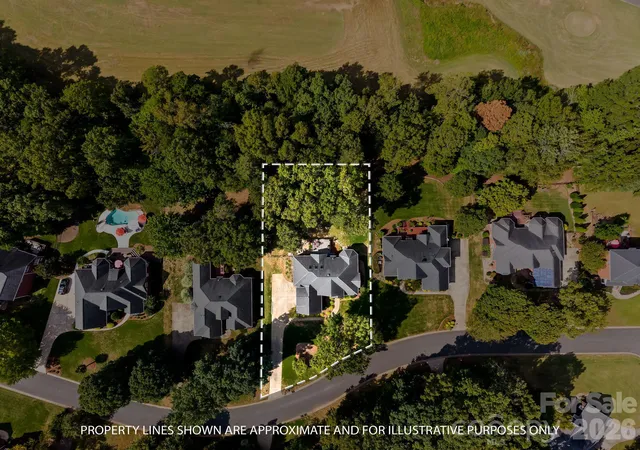 Photo 2 of Single family home for sale at 2316 Caernarfon Ln, Matthews, NC 28104 | MLS# 4432697 | Listing updated on 2026-10-20