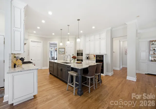 Photo 4 of Single family home for sale at 18416 Peninsula Clb Dr, Cornelius, NC 28031 | MLS# 4432704 | Listing updated on 2026-10-09