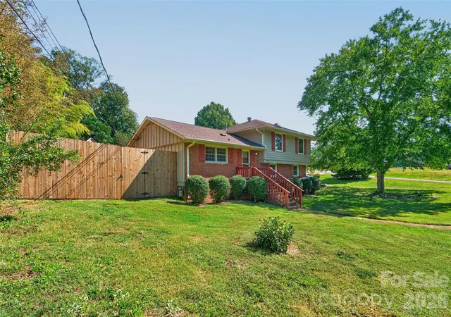 Photo 2 of Single family home for sale at 3325 Saint Evans Rd, Charlotte, NC 28214 | MLS# 4432718 | Listing updated on 2026-10-08
