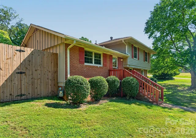 Photo 3 of Single family home for sale at 3325 Saint Evans Rd, Charlotte, NC 28214 | MLS# 4432718 | Listing updated on 2026-10-08