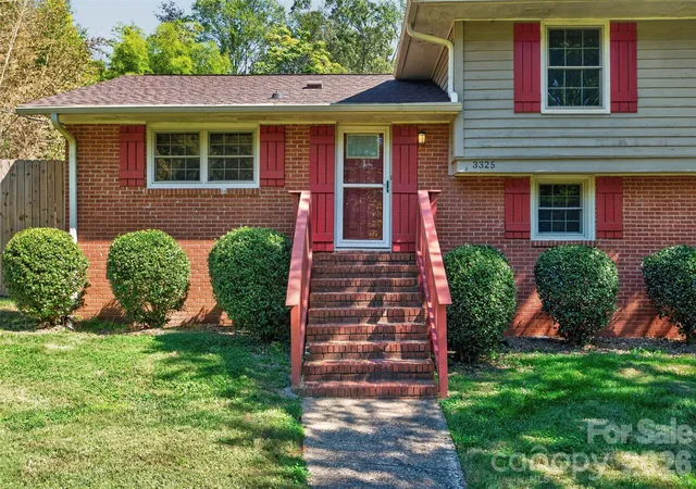 Photo 4 of Single family home for sale at 3325 Saint Evans Rd, Charlotte, NC 28214 | MLS# 4432718 | Listing updated on 2026-10-08