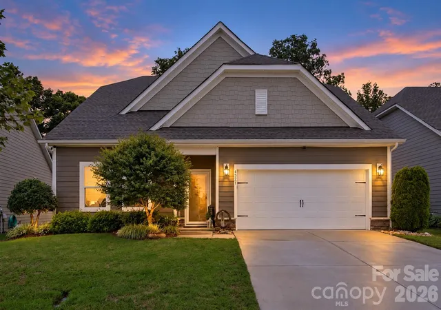 Photo 1 of Single family home for sale at 4521 Grv Manor St, Waxhaw, NC 28173 | MLS# 4432721 | Listing updated on 2026-10-17
