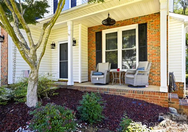 Photo 3 of Single family home for sale at 119 Shining Armor Ct, Mooresville, NC 28117 | MLS# 4432724 | Listing updated on 2026-10-18