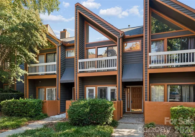 Condo for sale at 422 W 8th Street, Charlotte, NC 28202 | MLS# 4432729