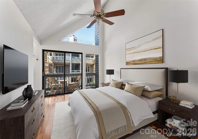 Photo 3 of Condo for sale at 422 W 8th Street, Charlotte, NC 28202 | MLS# 4432729 | Listing updated on 2026-10-15