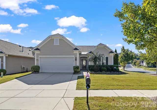 Photo 2 of Single family home for sale at 3022 Grant Ct, Fort Mill, SC 29707 | MLS# 4432734 | Listing updated on 2026-10-19