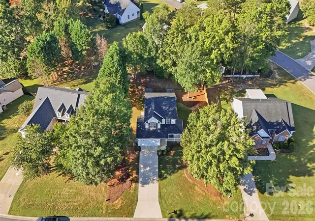 Photo 3 of Single family home for sale at 1242 Laurel Woods Dr, Gastonia, NC 28052 | MLS# 4432740 | Listing updated on 2026-10-10